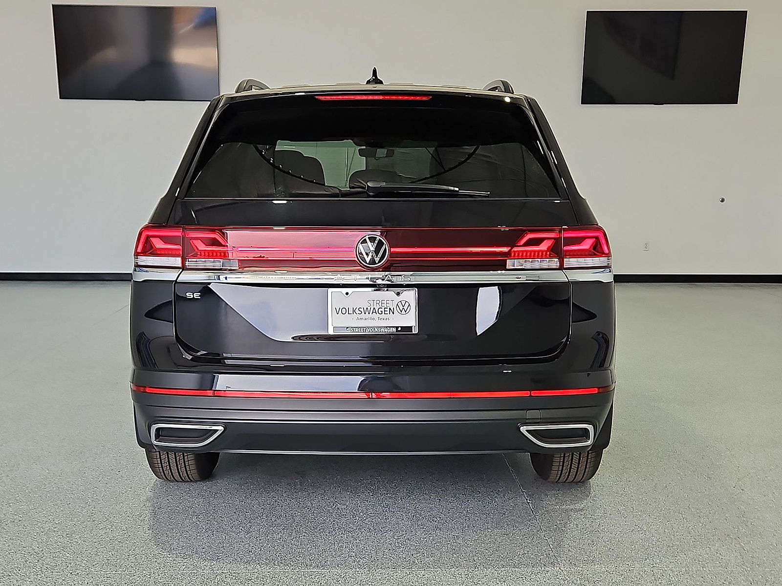 2026 Volkswagen Atlas SE Deep Black Pearl at Street VW of Amarillo