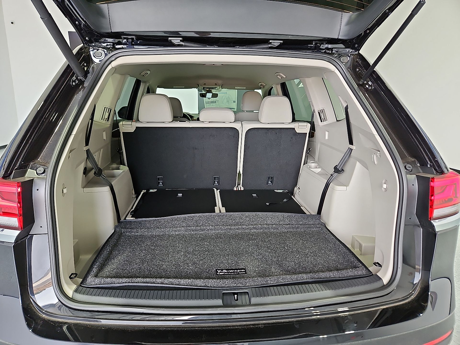 2026 Volkswagen Atlas SE Deep Black Pearl at Street VW of Amarillo