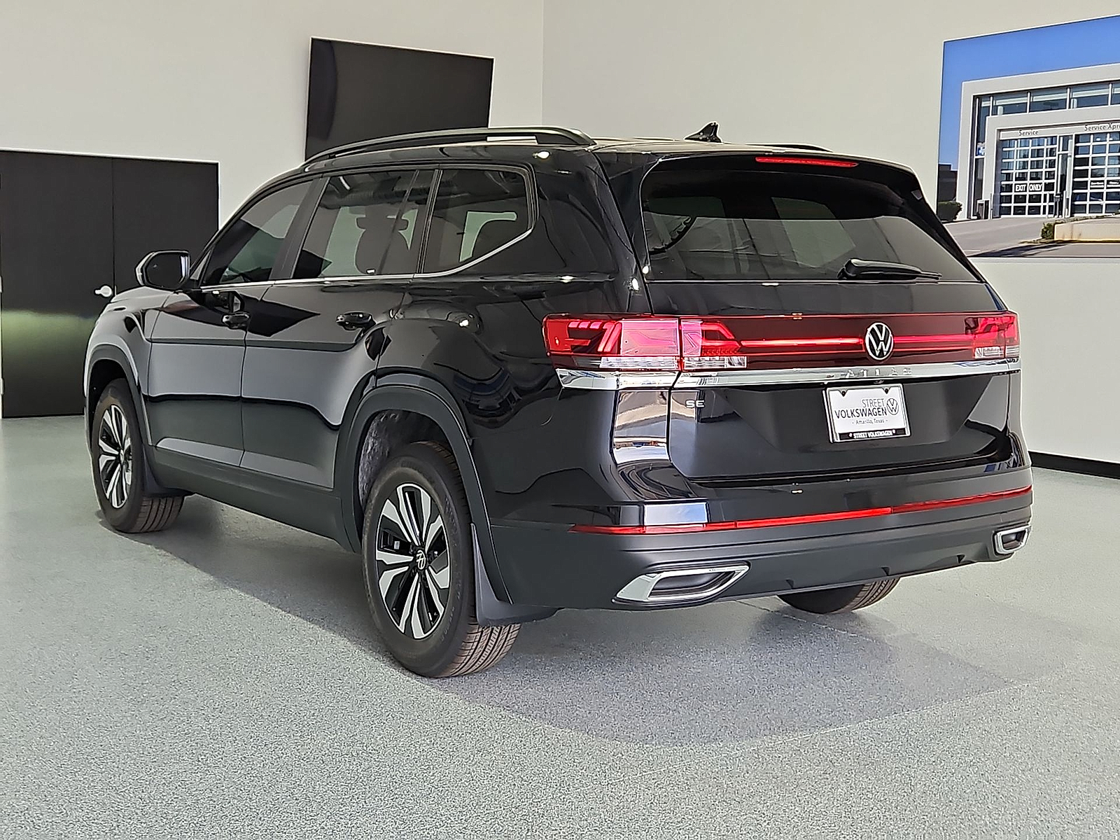 2026 Volkswagen Atlas SE Deep Black Pearl at Street VW of Amarillo