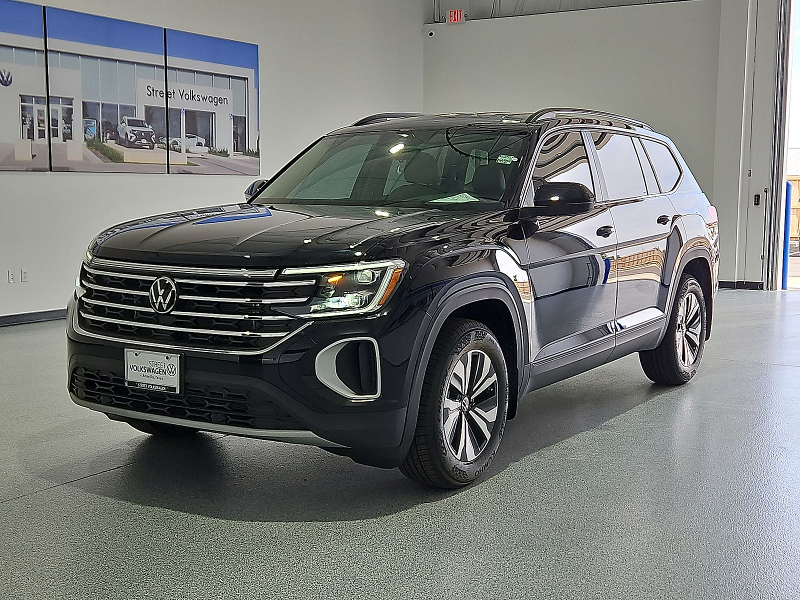 2026 Volkswagen Atlas SE Deep Black Pearl at Street VW of Amarillo