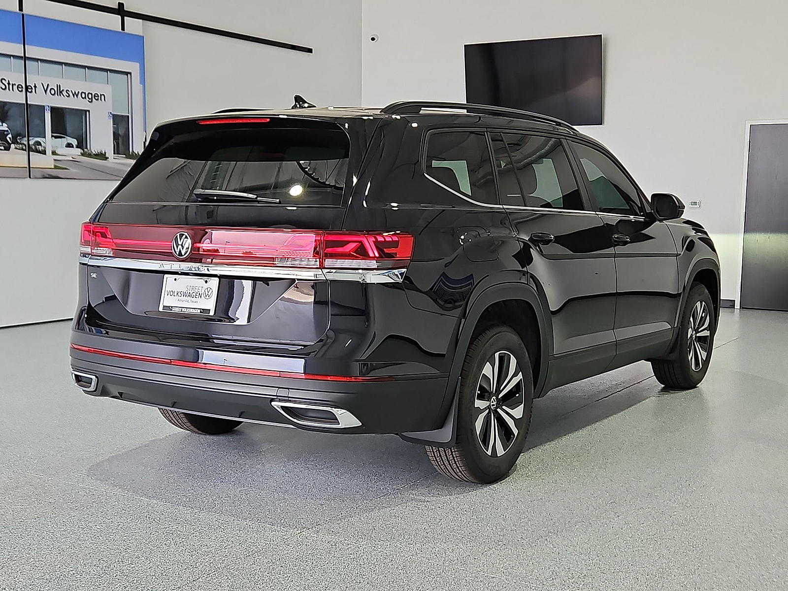 2026 Volkswagen Atlas SE Deep Black Pearl at Street VW of Amarillo