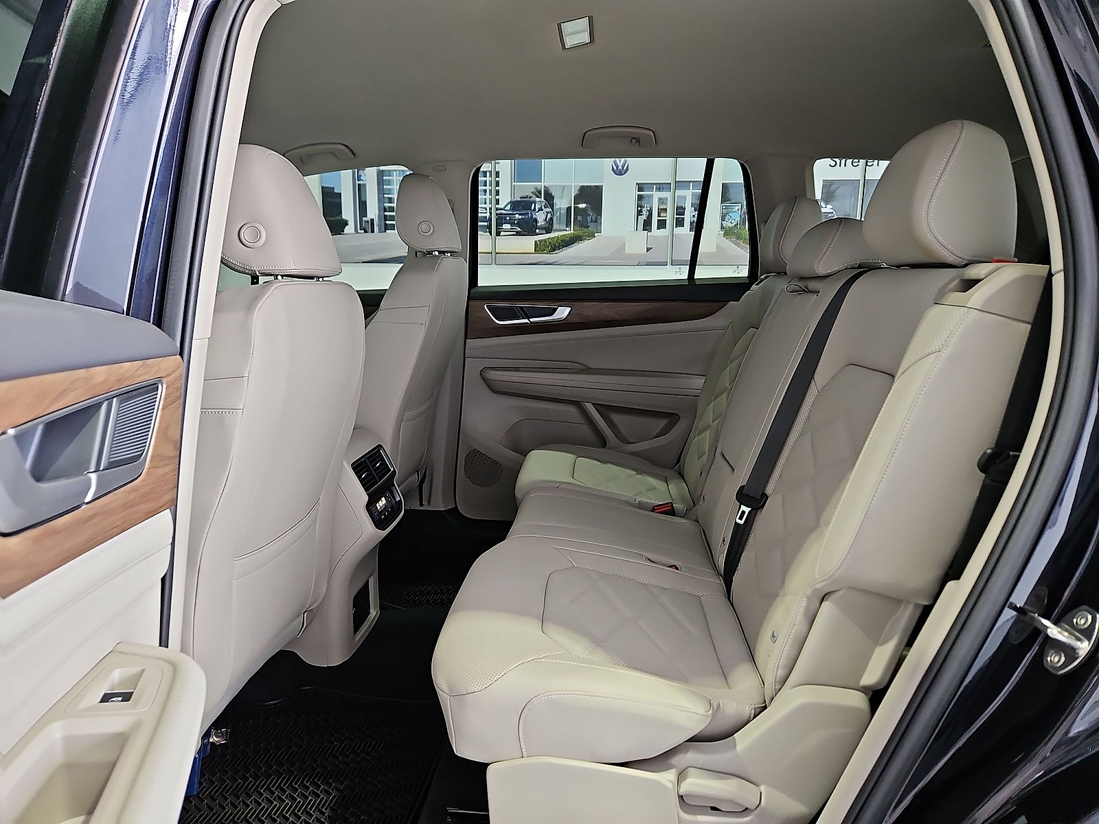 2026 Volkswagen Atlas SE Deep Black Pearl at Street VW of Amarillo