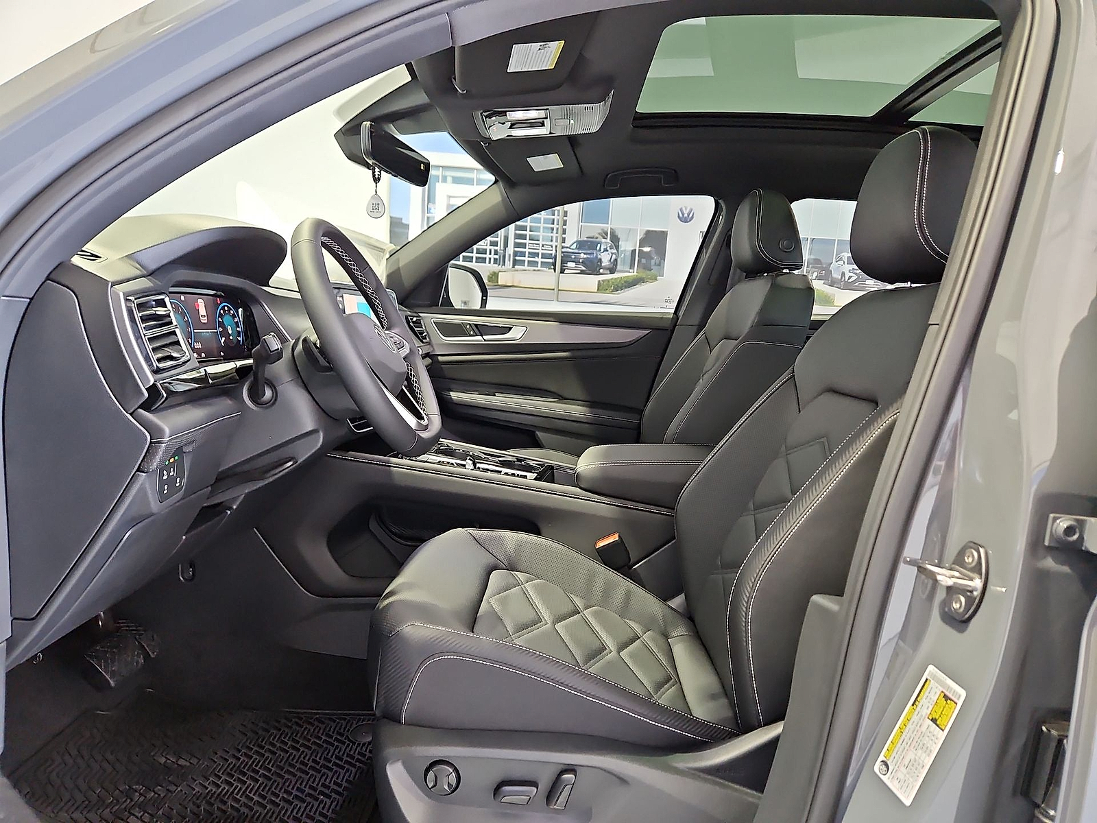 2026 Volkswagen Atlas Cross Sport photo 16 of 22