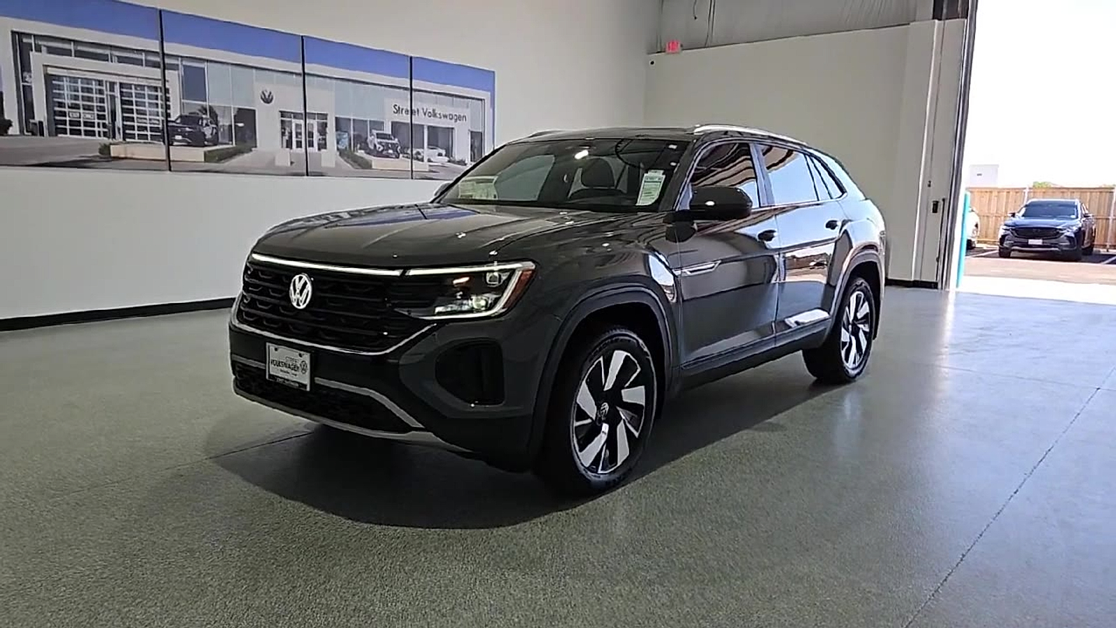 2026 Volkswagen Atlas Cross Sport photo 4 of 22
