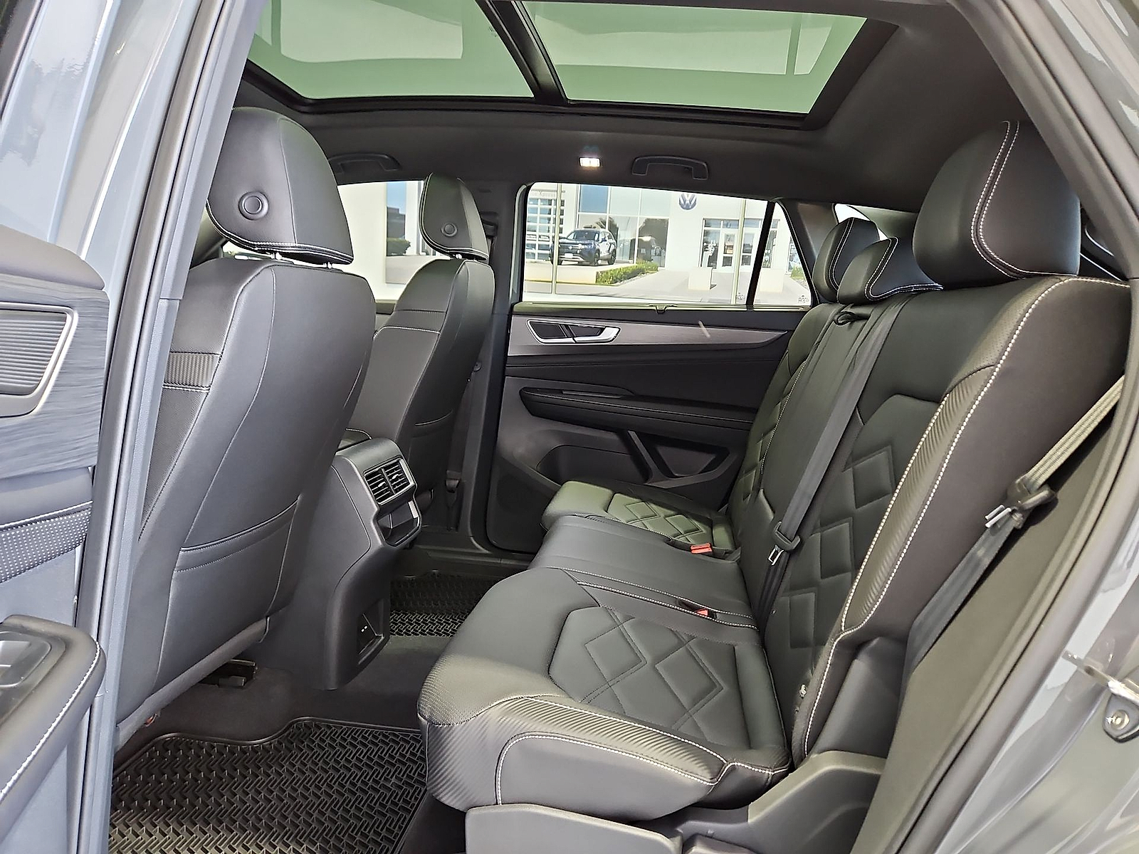 2026 Volkswagen Atlas Cross Sport photo 13 of 22