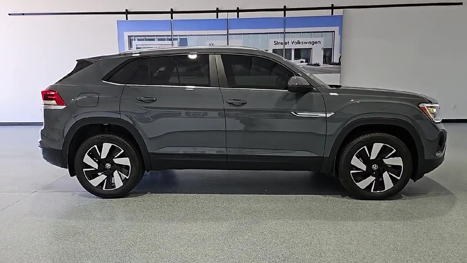 2026 Volkswagen Atlas Cross Sport photo 9 of 22