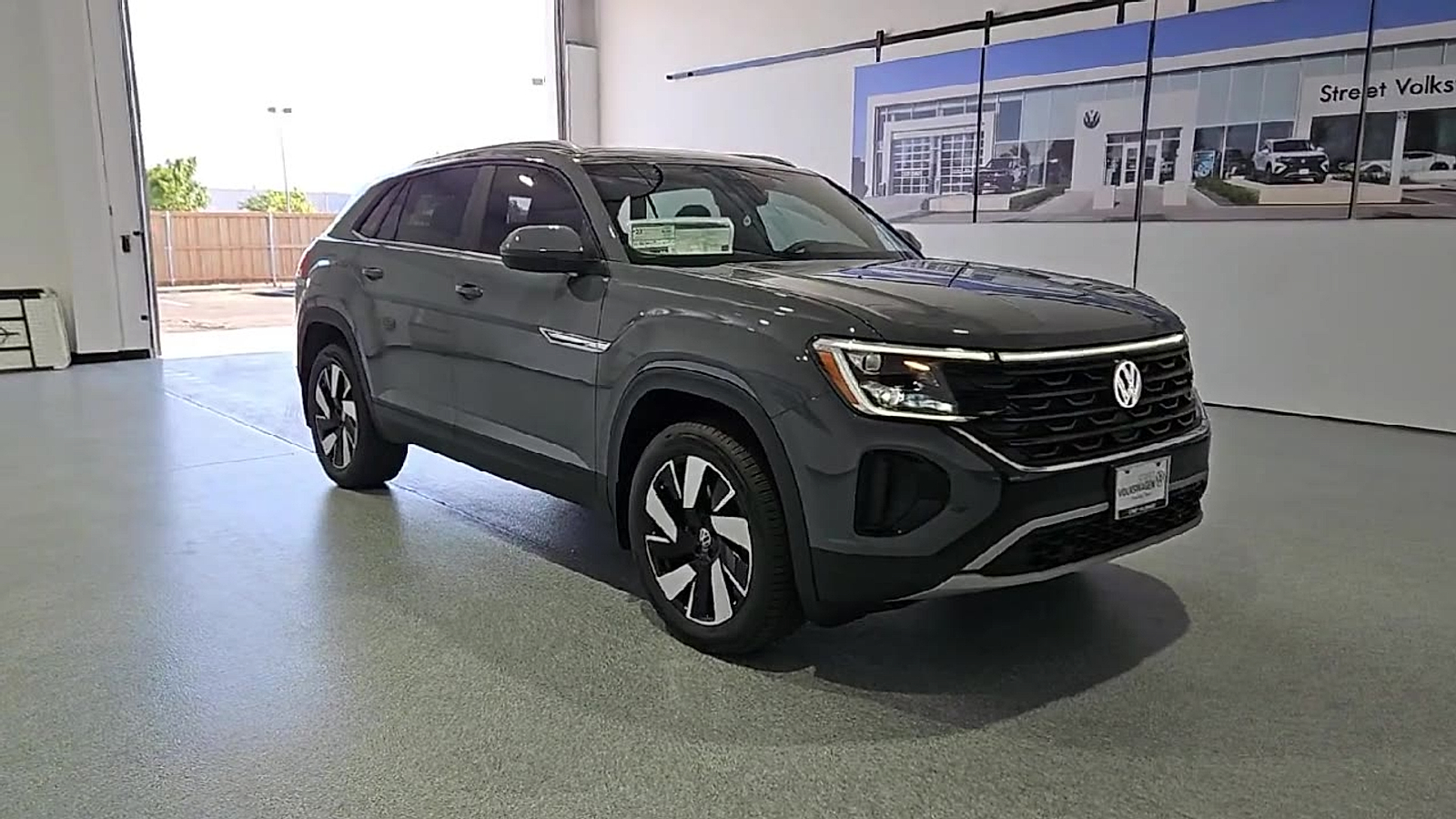 2026 Volkswagen Atlas Cross Sport photo 2 of 22