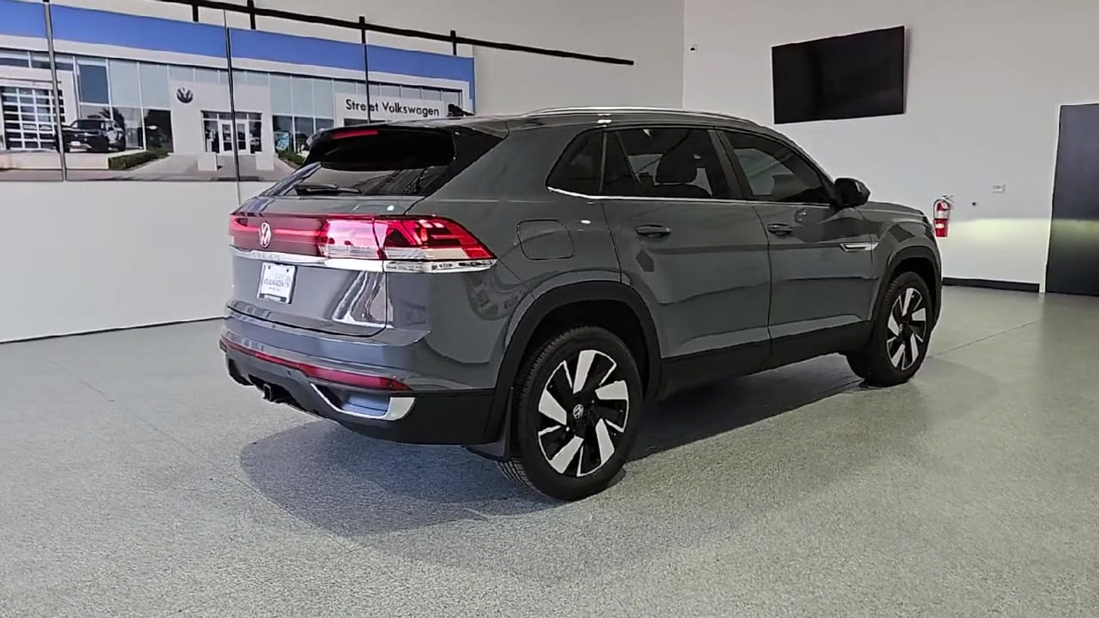 2026 Volkswagen Atlas Cross Sport photo 8 of 22