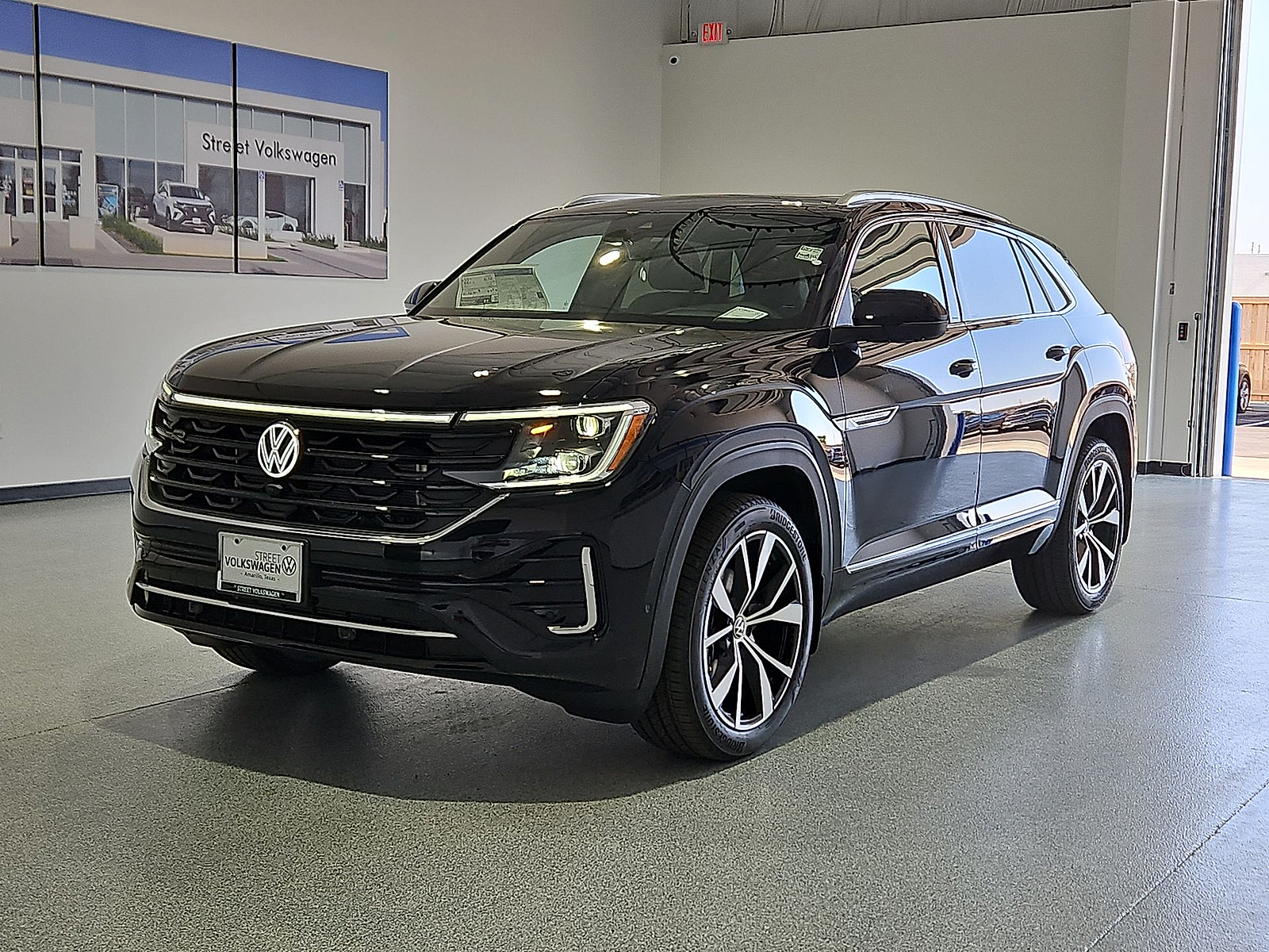 2026 Volkswagen Atlas Cross Sport photo 4 of 22