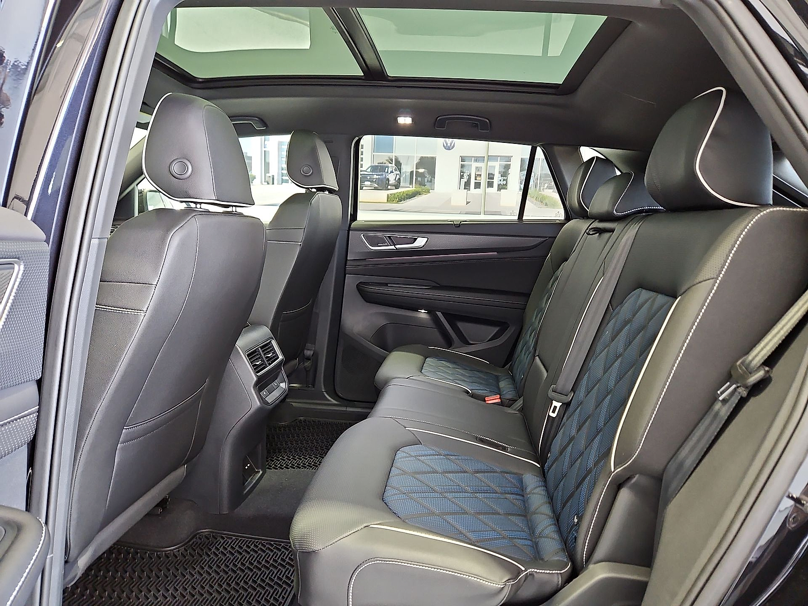2026 Volkswagen Atlas Cross Sport photo 13 of 22