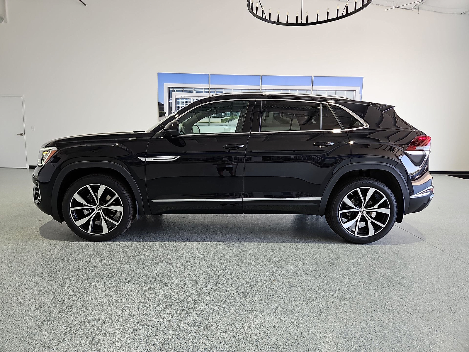 2026 Volkswagen Atlas Cross Sport photo 5 of 22