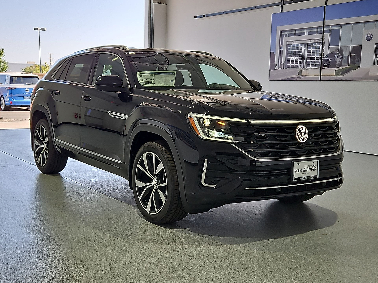 2026 Volkswagen Atlas Cross Sport photo 2 of 22