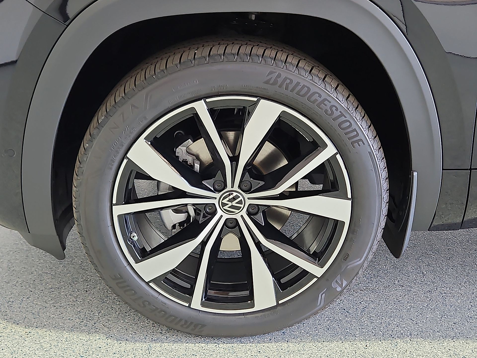 2026 Volkswagen Atlas Cross Sport photo 11 of 22