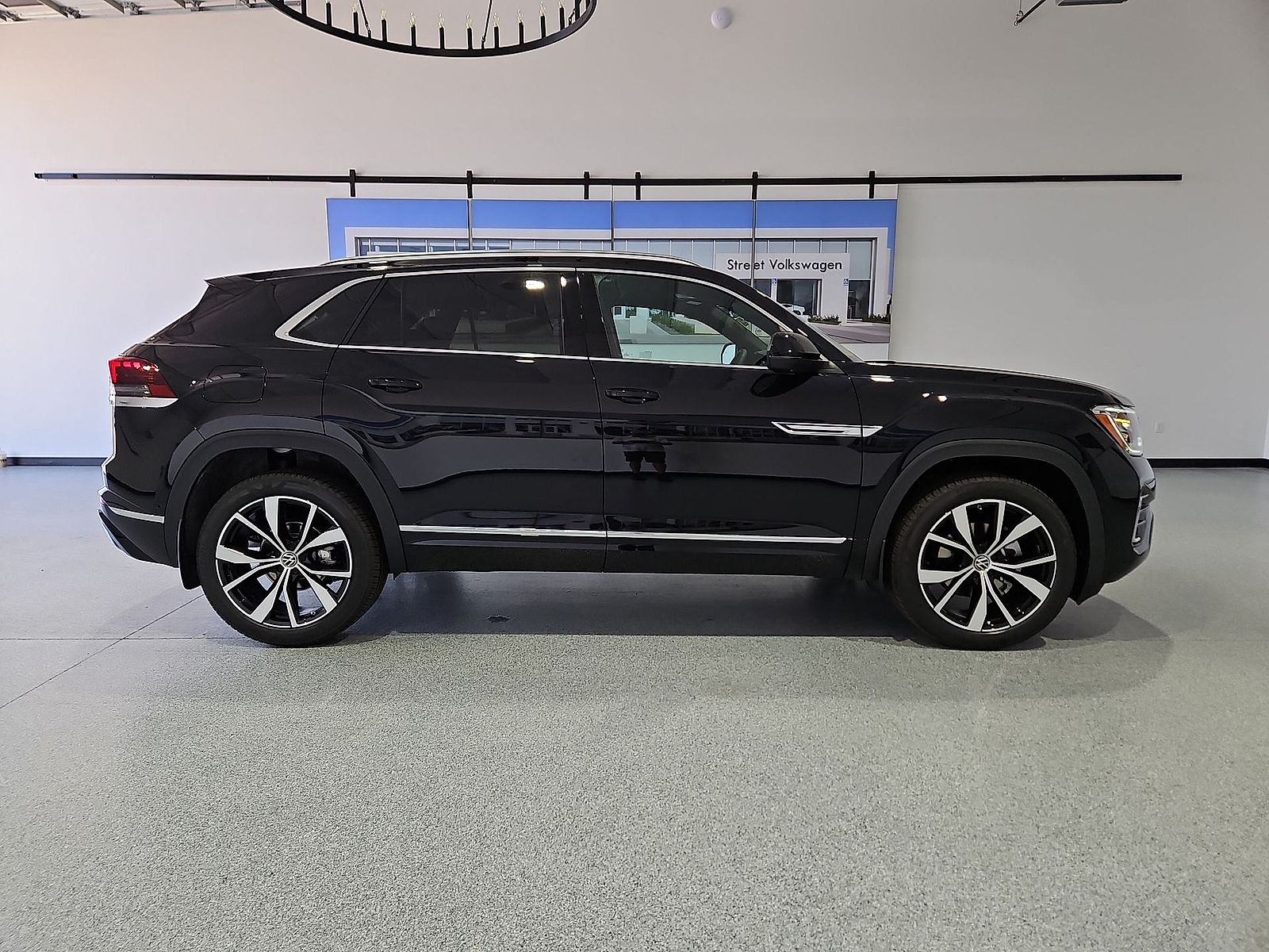 2026 Volkswagen Atlas Cross Sport photo 9 of 22