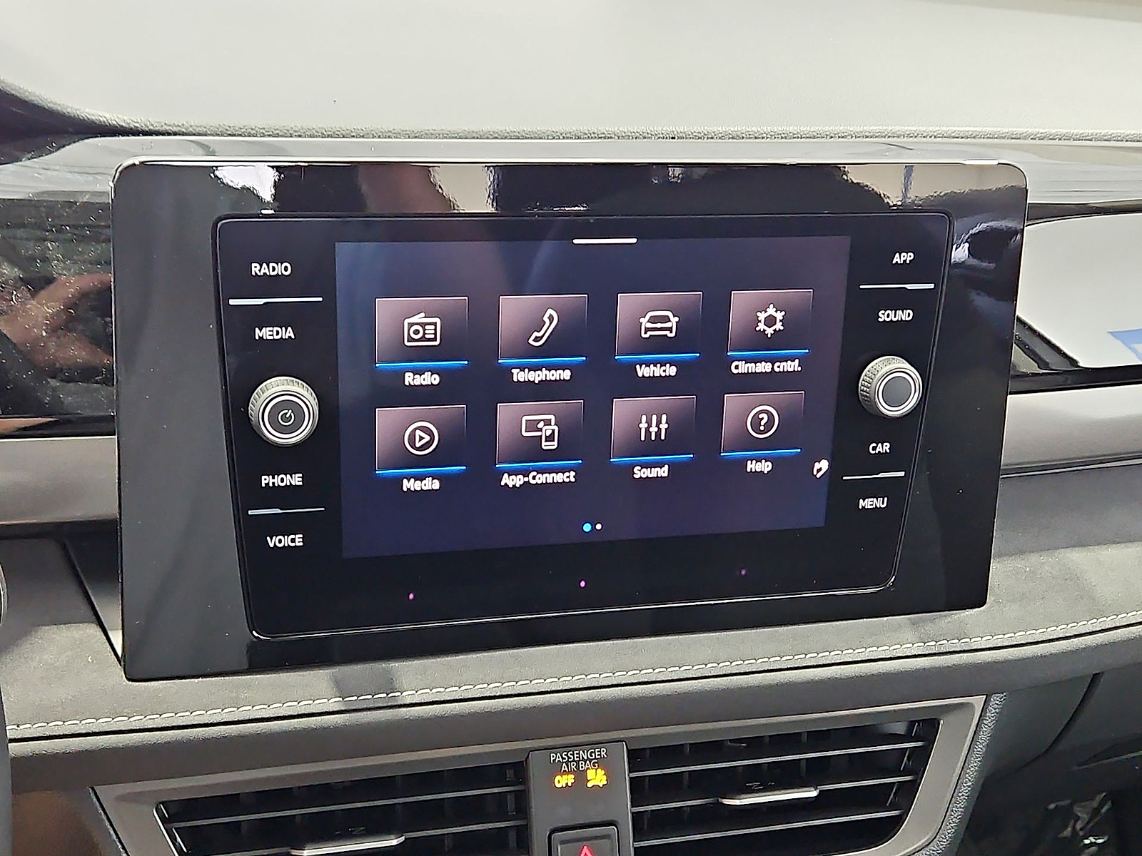 2026 Volkswagen Taos SE Black Pure White w/Deep Blk Rf at Street VW of Amarillo