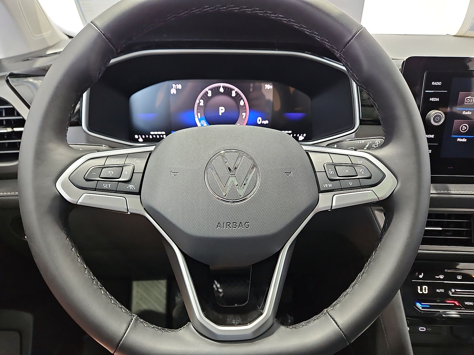 2026 Volkswagen Taos SE Black Pure White w/Deep Blk Rf at Street VW of Amarillo
