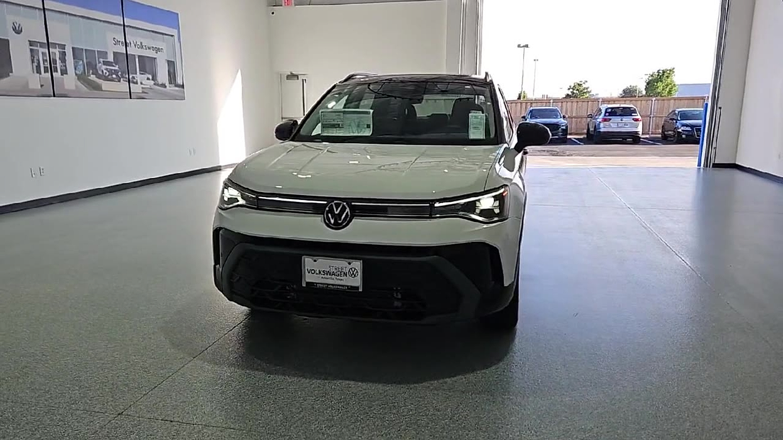2026 Volkswagen Taos SE Black Pure White w/Deep Blk Rf at Street VW of Amarillo