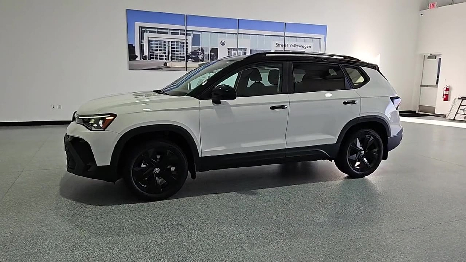 2026 Volkswagen Taos SE Black Pure White w/Deep Blk Rf at Street VW of Amarillo