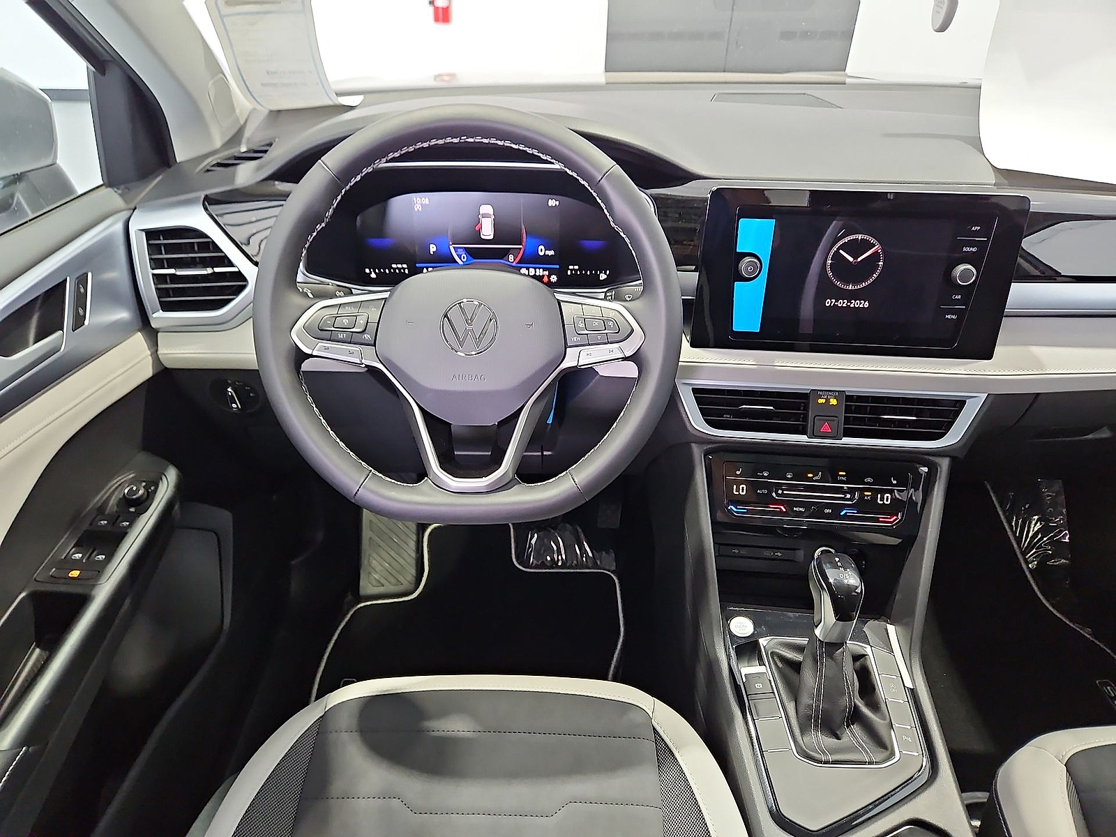 2026 Volkswagen Taos SE Pyrite Silver Metallic at Street VW of Amarillo