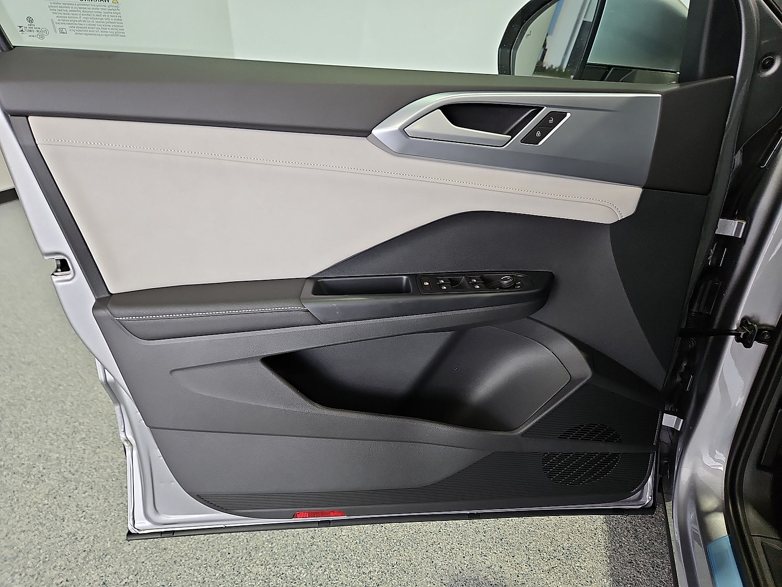 2026 Volkswagen Taos SE Pyrite Silver Metallic at Street VW of Amarillo