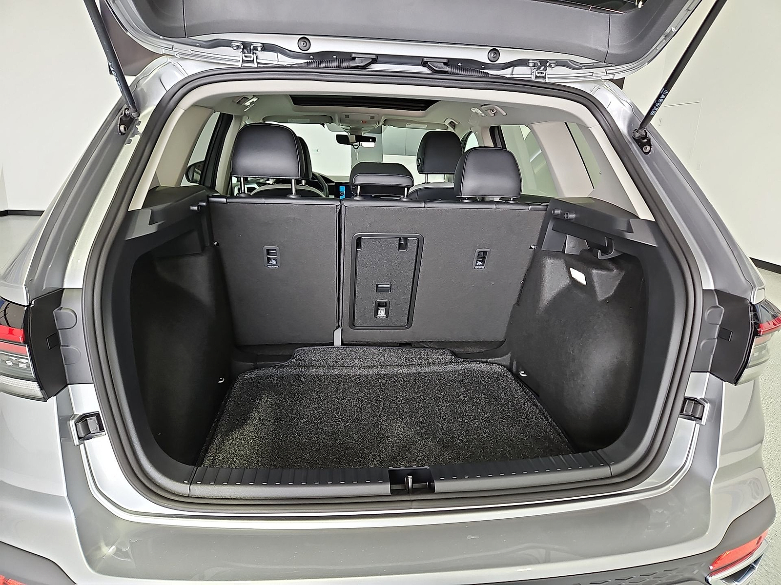 2026 Volkswagen Taos SE Pyrite Silver Metallic at Street VW of Amarillo