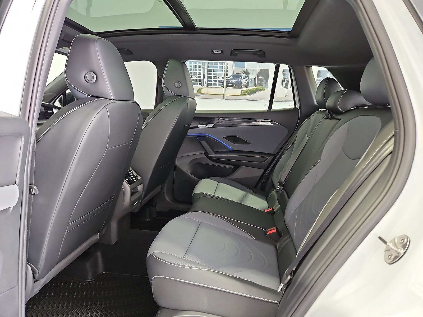 2026 Volkswagen Tiguan photo 13 of 22