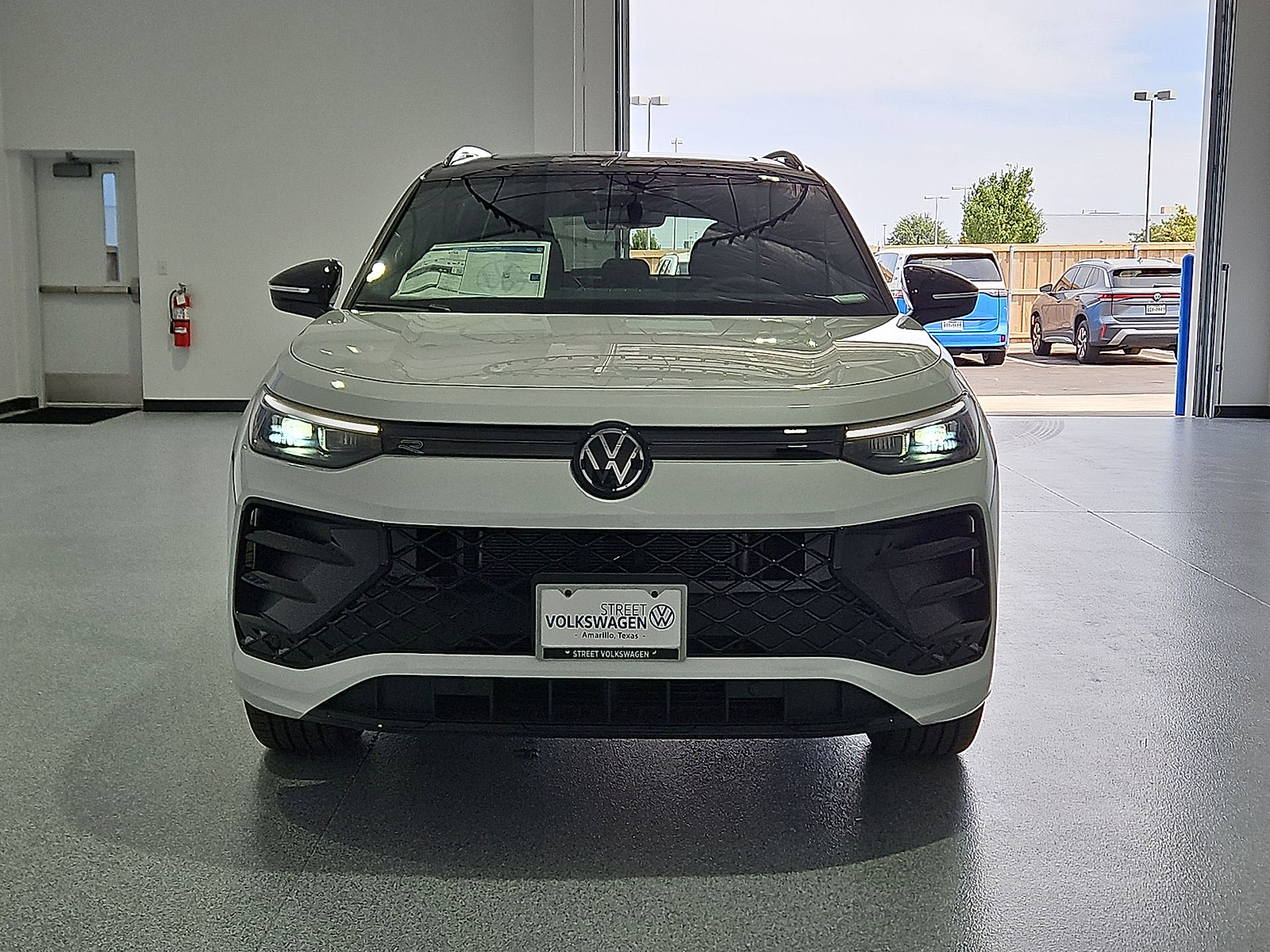 2026 Volkswagen Tiguan photo 3 of 22