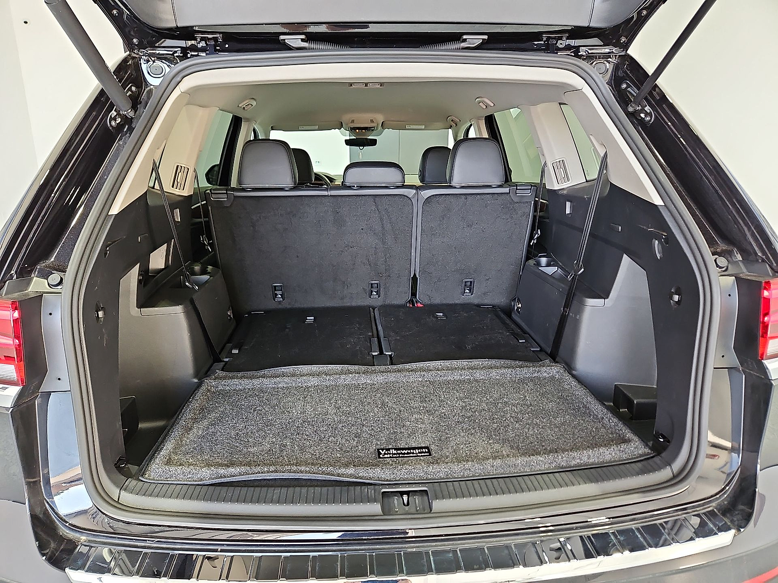 2026 Volkswagen Atlas SE - 11