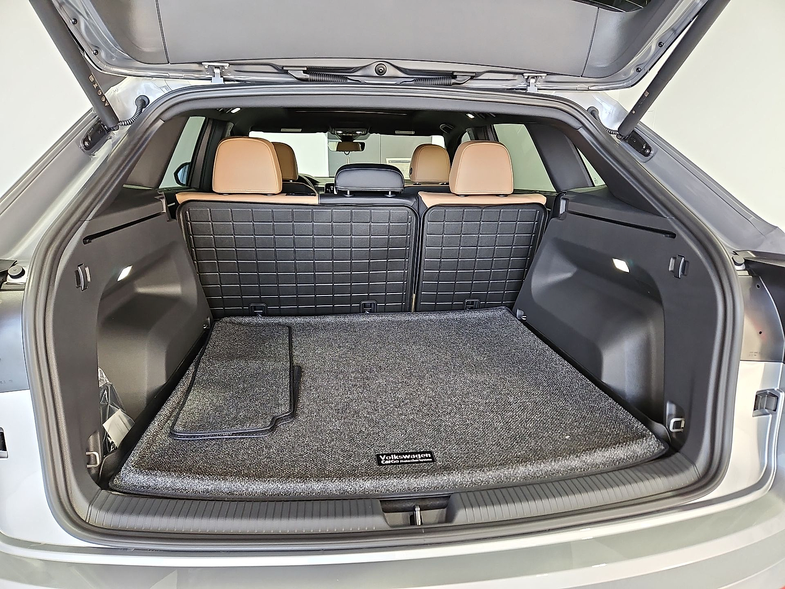 2026 Volkswagen Atlas Cross Sport photo 12 of 22