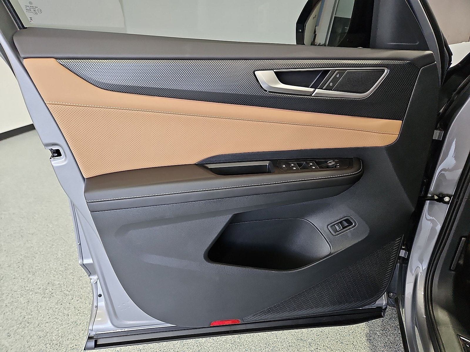 2026 Volkswagen Atlas Cross Sport photo 15 of 22