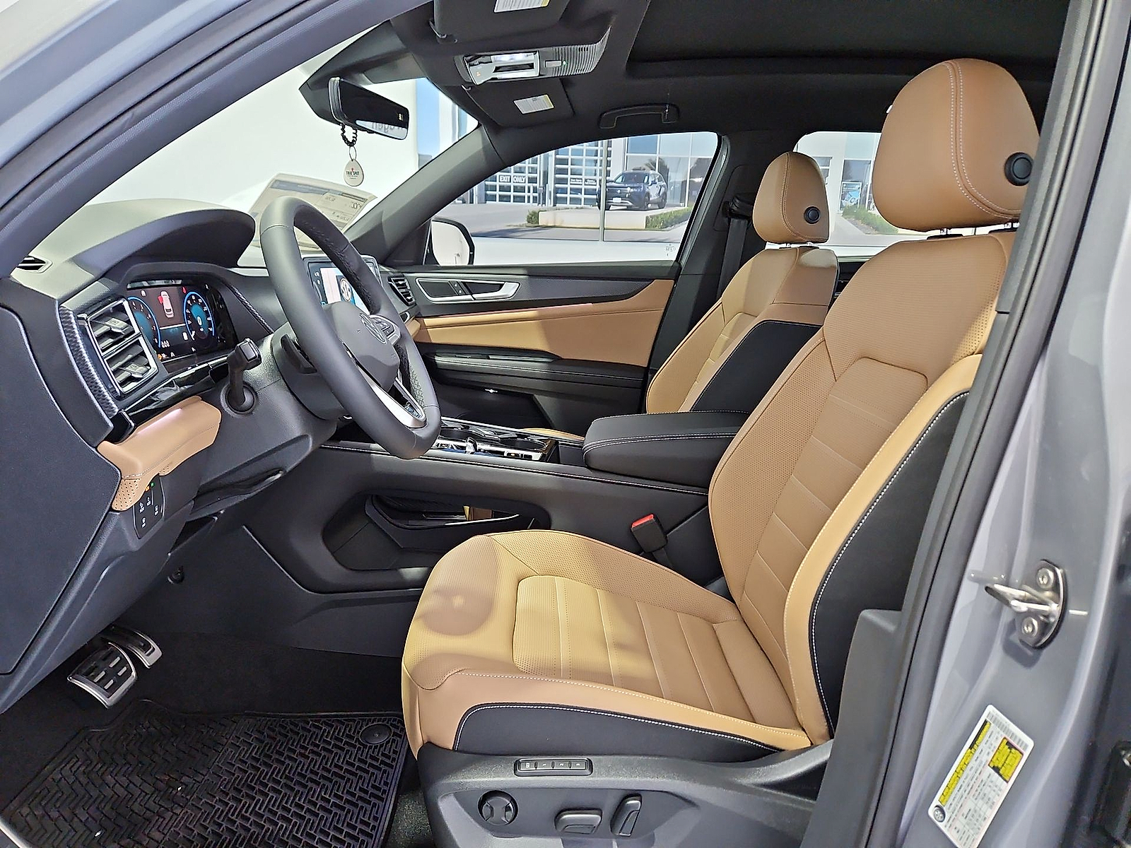 2026 Volkswagen Atlas Cross Sport photo 16 of 22