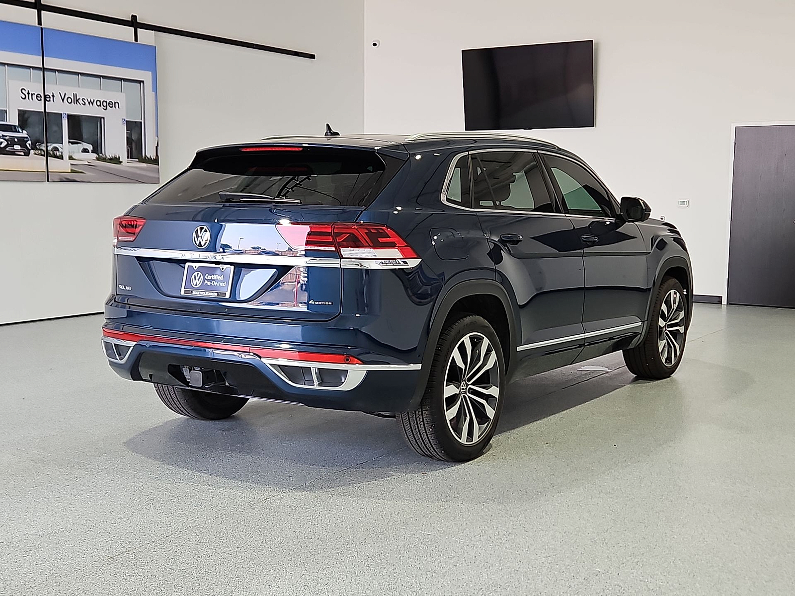 2023 Volkswagen Atlas Cross Sport 3.6L V6 SEL Premium R-Line - 7