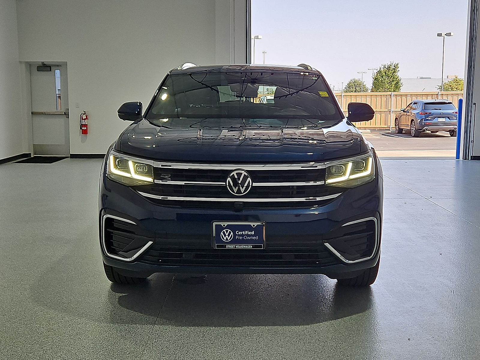 2023 Volkswagen Atlas Cross Sport 3.6L V6 SEL Premium R-Line - 2
