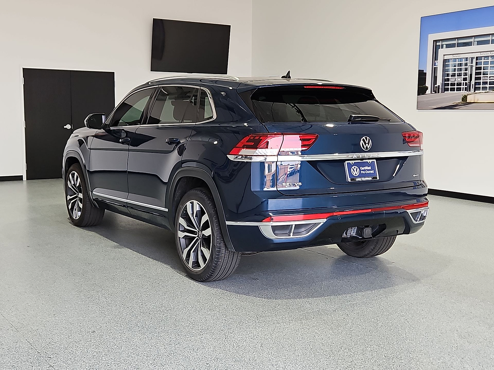 2023 Volkswagen Atlas Cross Sport 3.6L V6 SEL Premium R-Line - 5