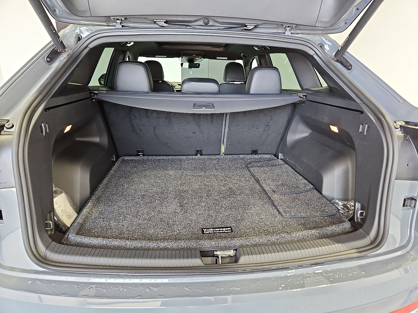 2023 Volkswagen Atlas Cross Sport 3.6L V6 SEL Premium R-Line - 11