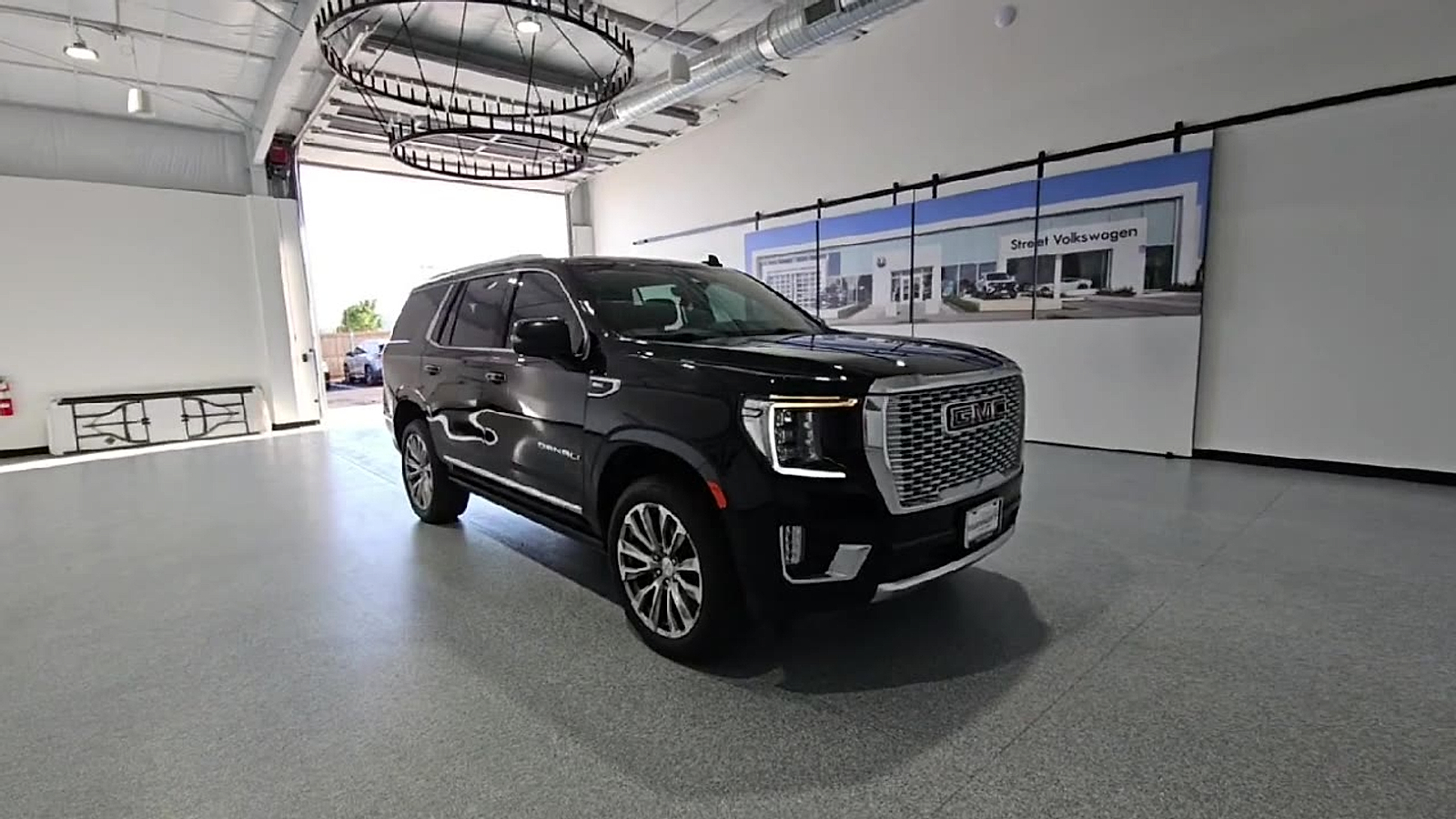 2021 GMC Yukon 4WD Denali - 1
