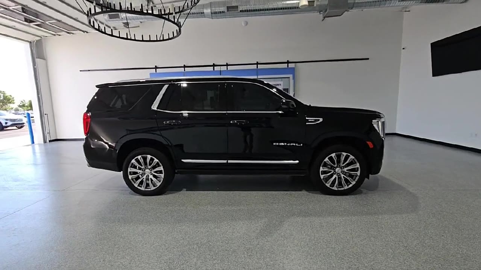 2021 GMC Yukon 4WD Denali - 8