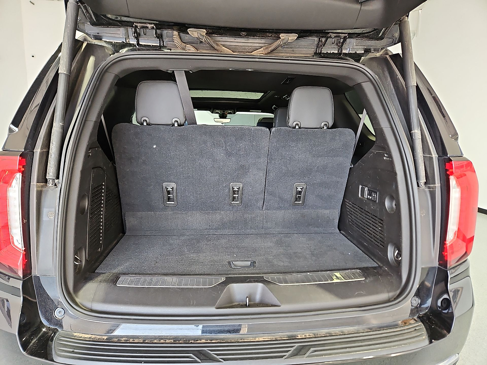 2021 GMC Yukon 4WD Denali - 11