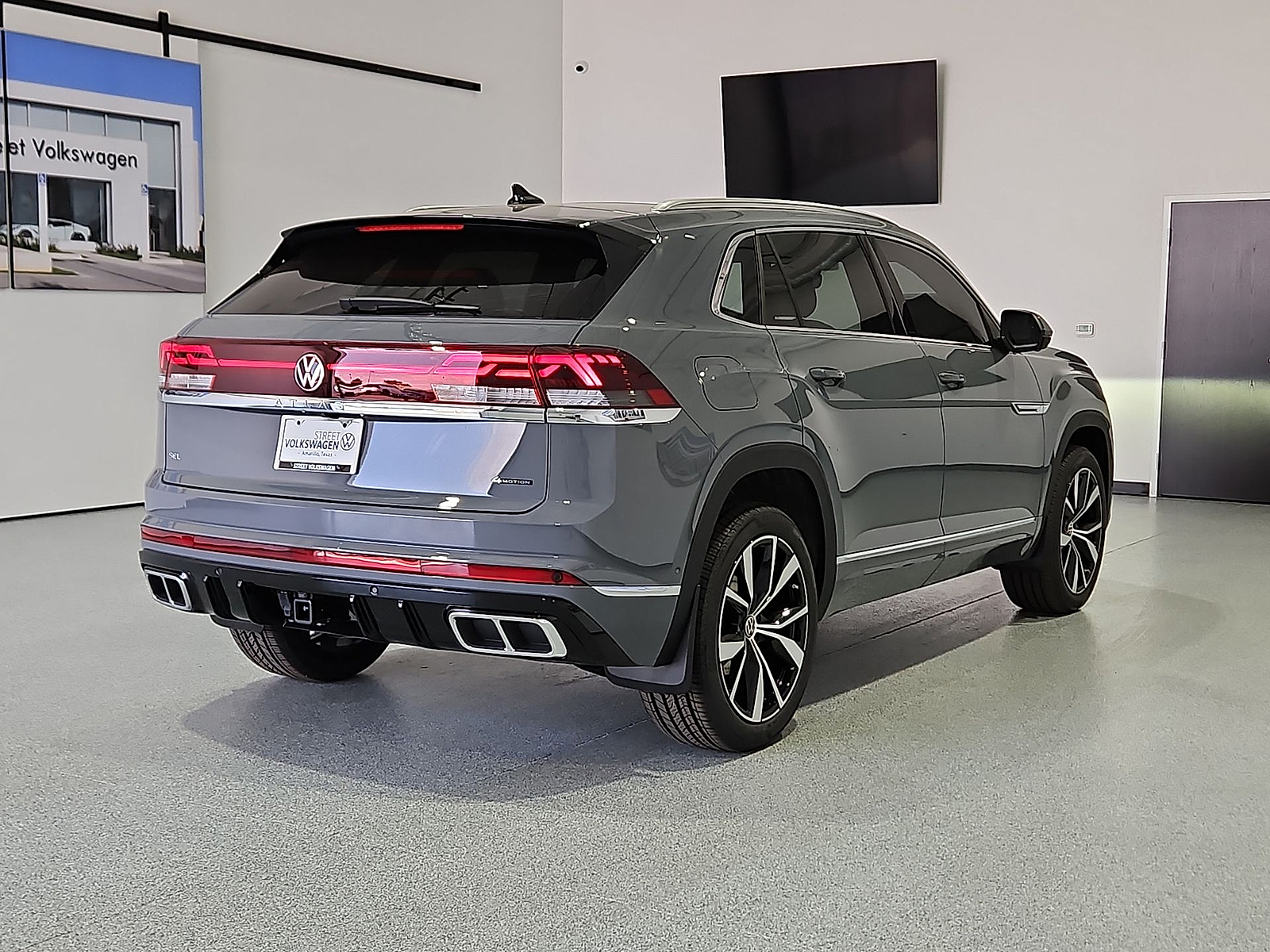 2026 Volkswagen Atlas Cross Sport photo 8 of 22