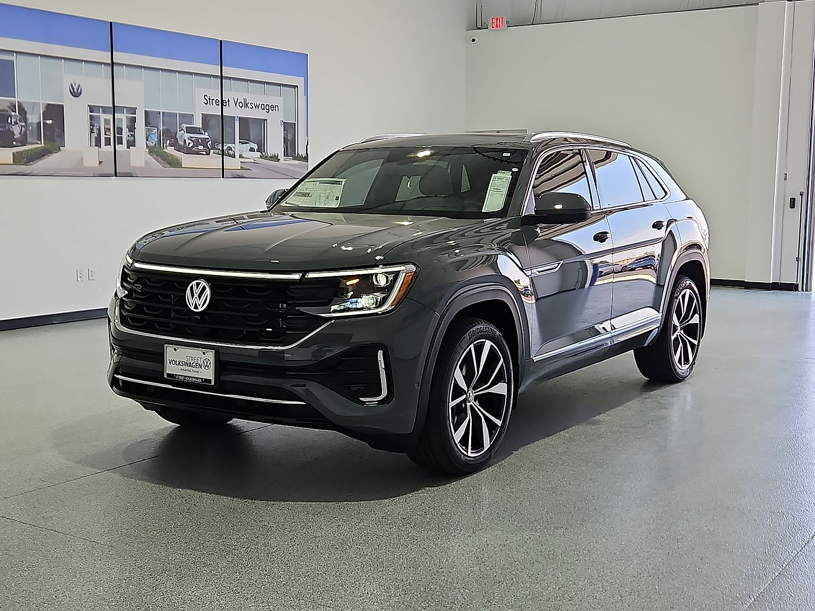 2026 Volkswagen Atlas Cross Sport photo 4 of 22