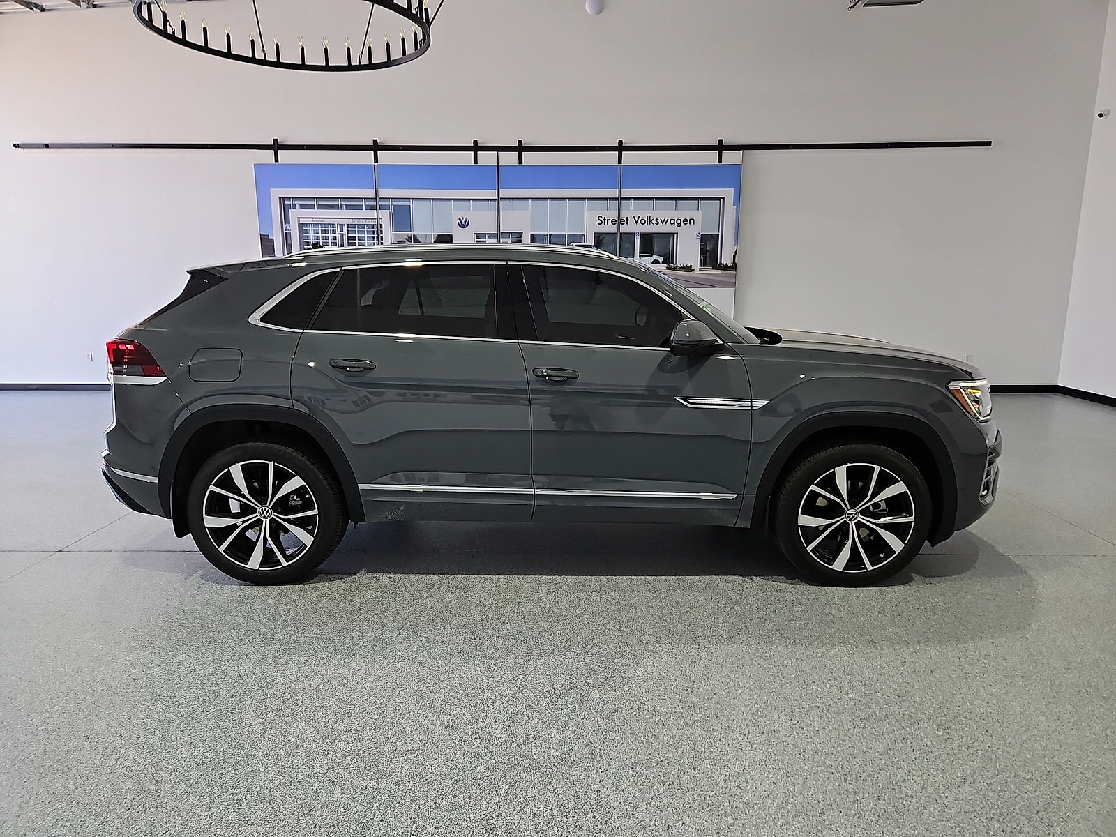 2026 Volkswagen Atlas Cross Sport photo 9 of 22
