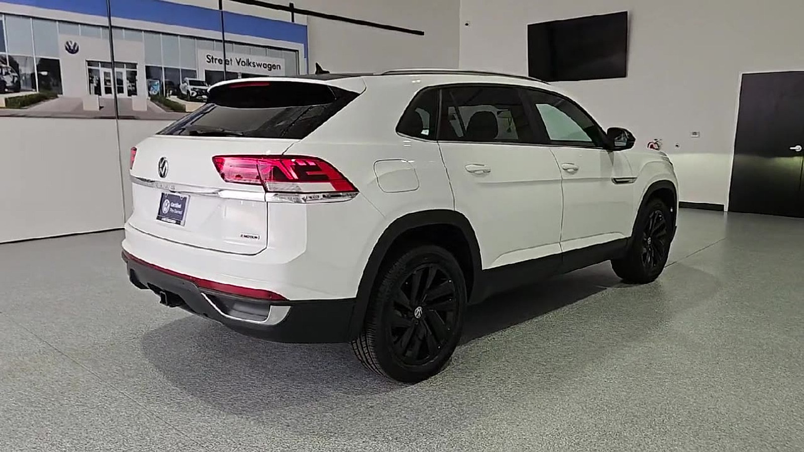 2022 Volkswagen Atlas Cross Sport 3.6L V6 SE w/Technology Pure White at Street VW of Amarillo