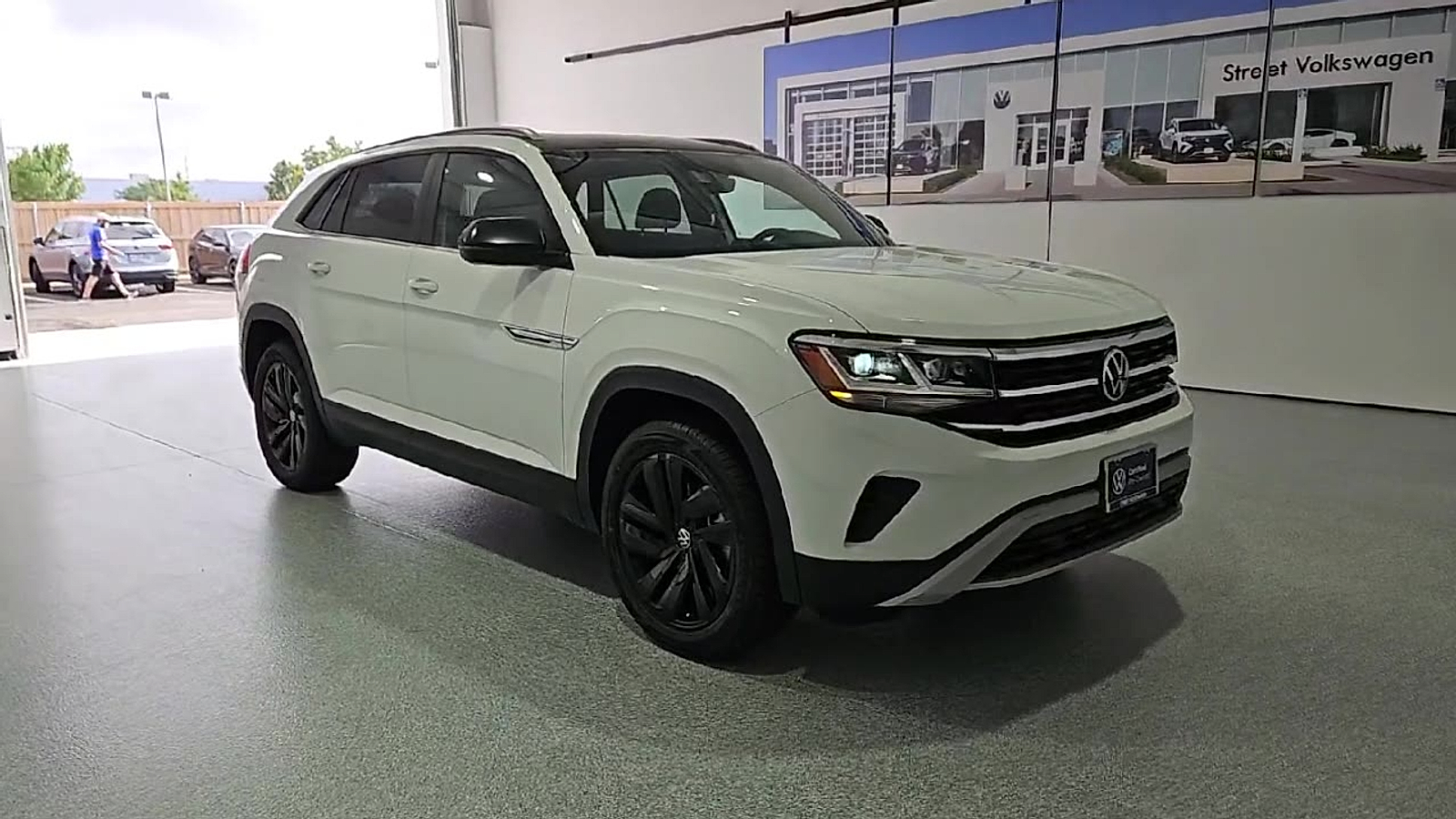 2022 Volkswagen Atlas Cross Sport 3.6L V6 SE w/Technology Pure White at Street VW of Amarillo
