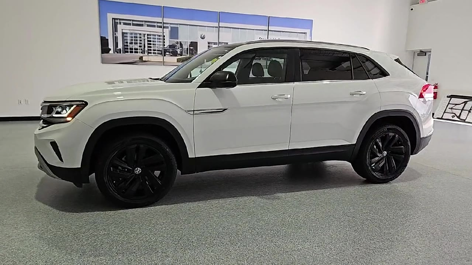 2022 Volkswagen Atlas Cross Sport 3.6L V6 SE w/Technology Pure White at Street VW of Amarillo