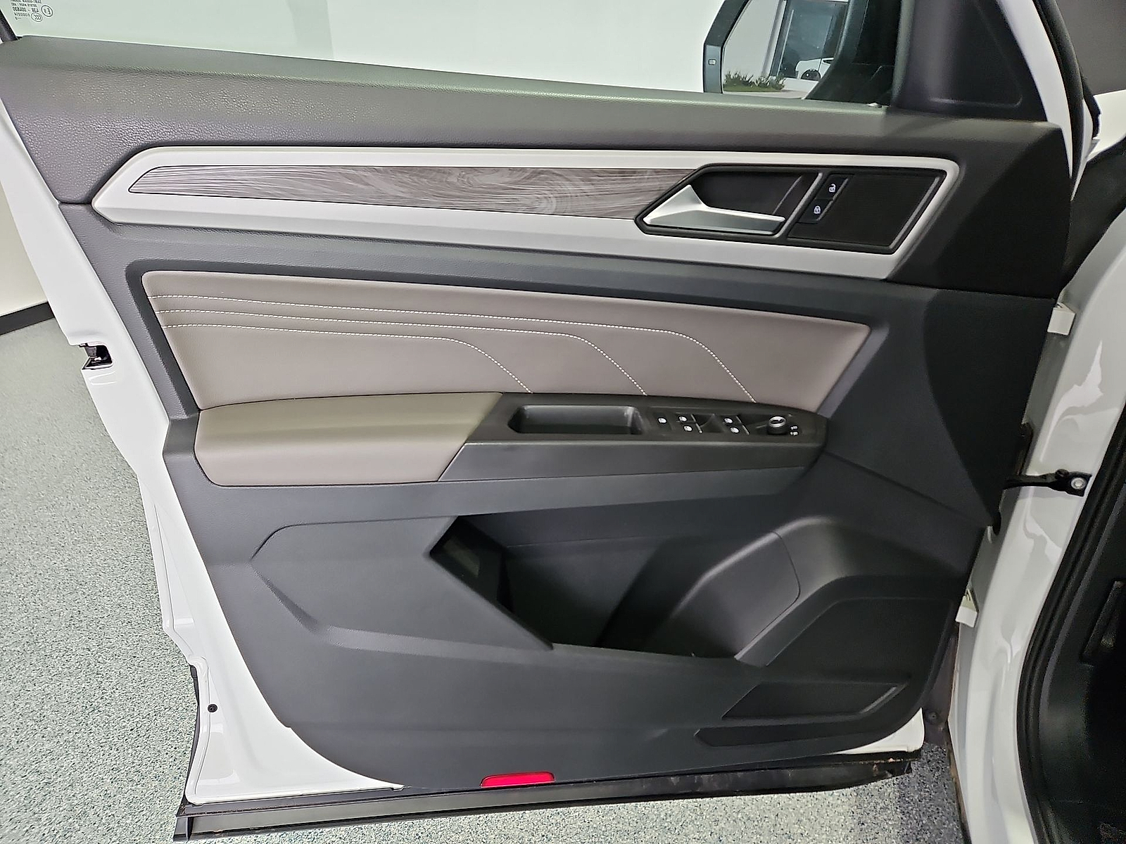 2022 Volkswagen Atlas Cross Sport 3.6L V6 SE w/Technology Pure White at Street VW of Amarillo