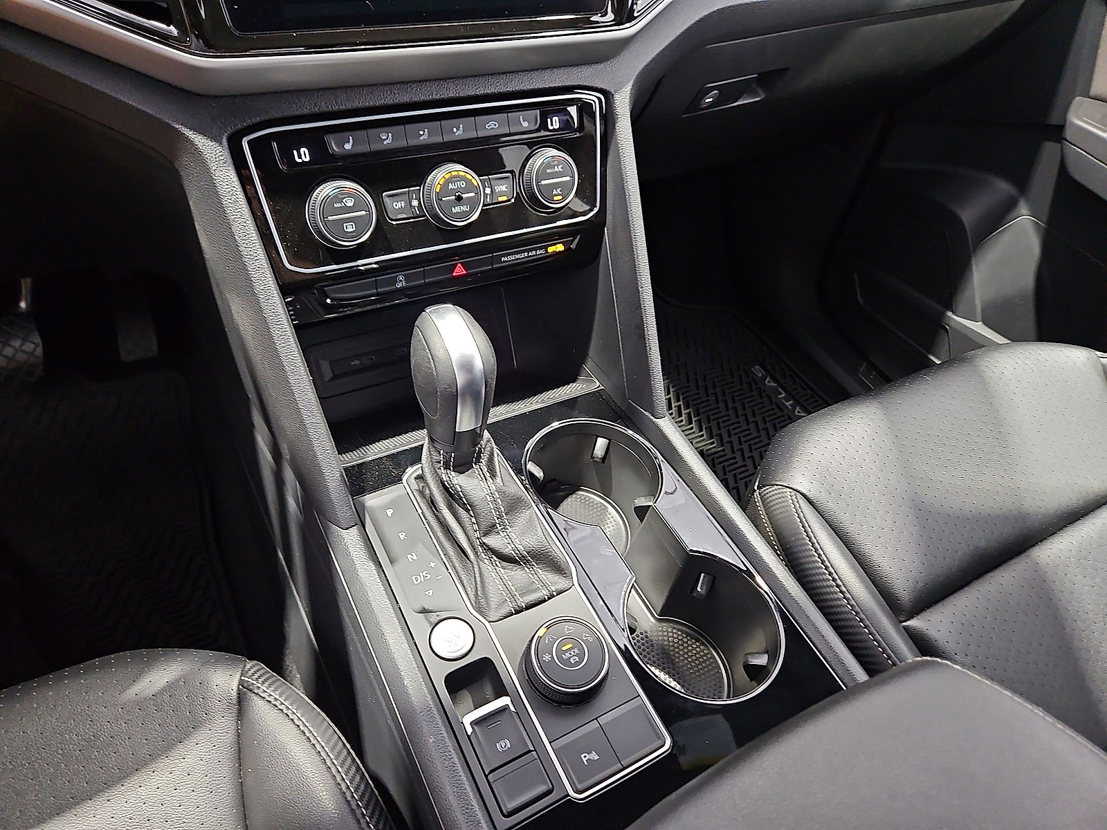 2022 Volkswagen Atlas Cross Sport 2.0T SE w/Technology Platinum Gray Metallic at Street VW of Amarillo
