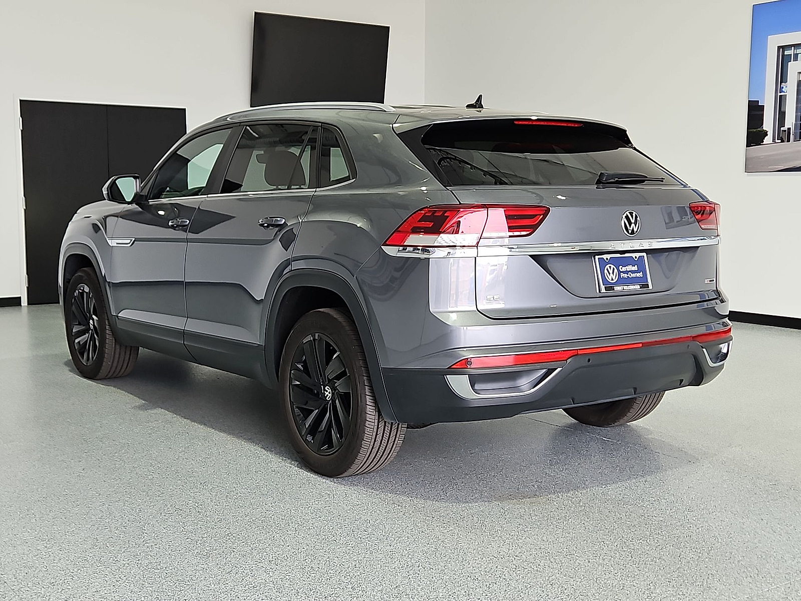 2022 Volkswagen Atlas Cross Sport 2.0T SE w/Technology Platinum Gray Metallic at Street VW of Amarillo