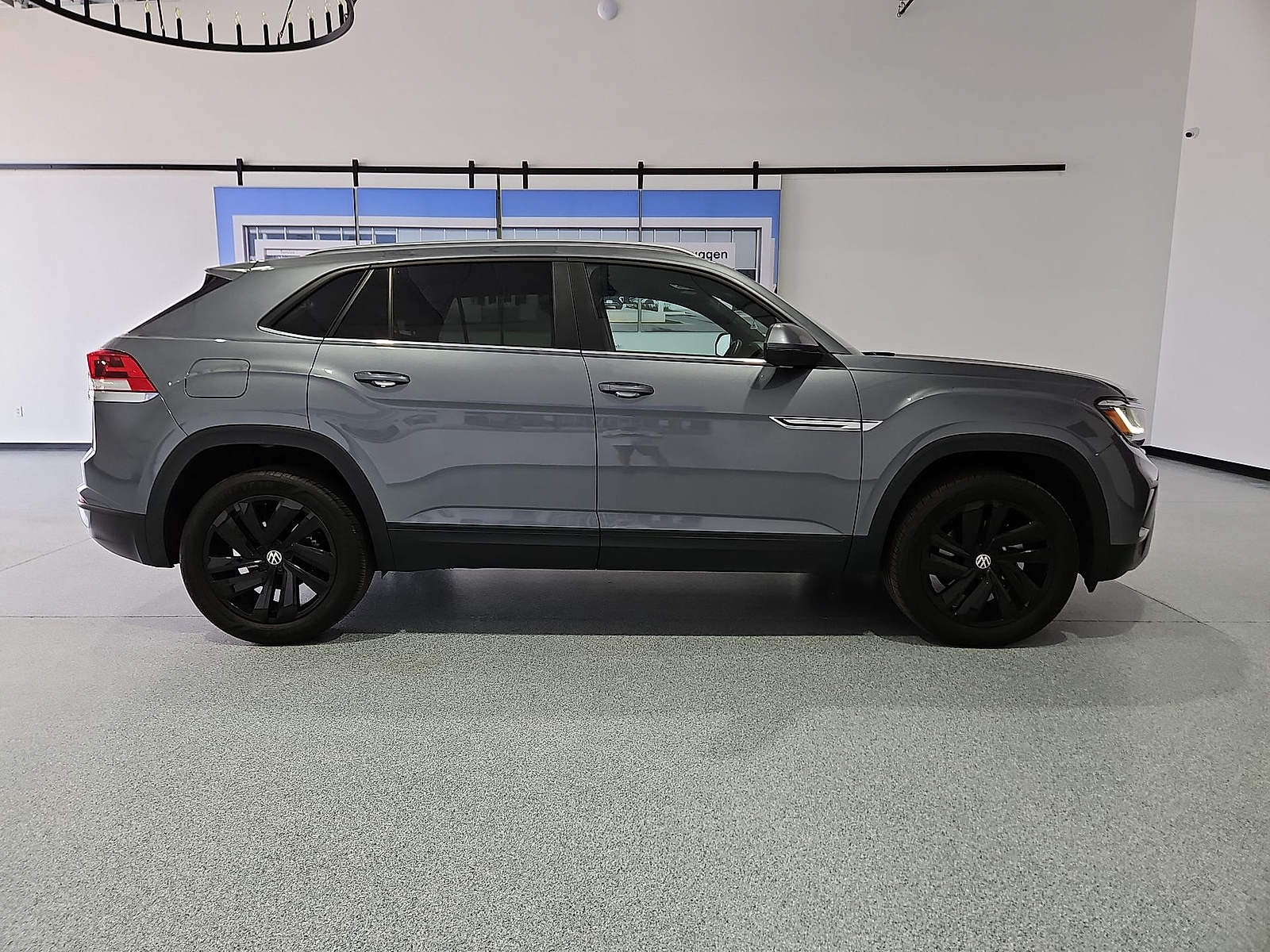 2022 Volkswagen Atlas Cross Sport 2.0T SE w/Technology Platinum Gray Metallic at Street VW of Amarillo