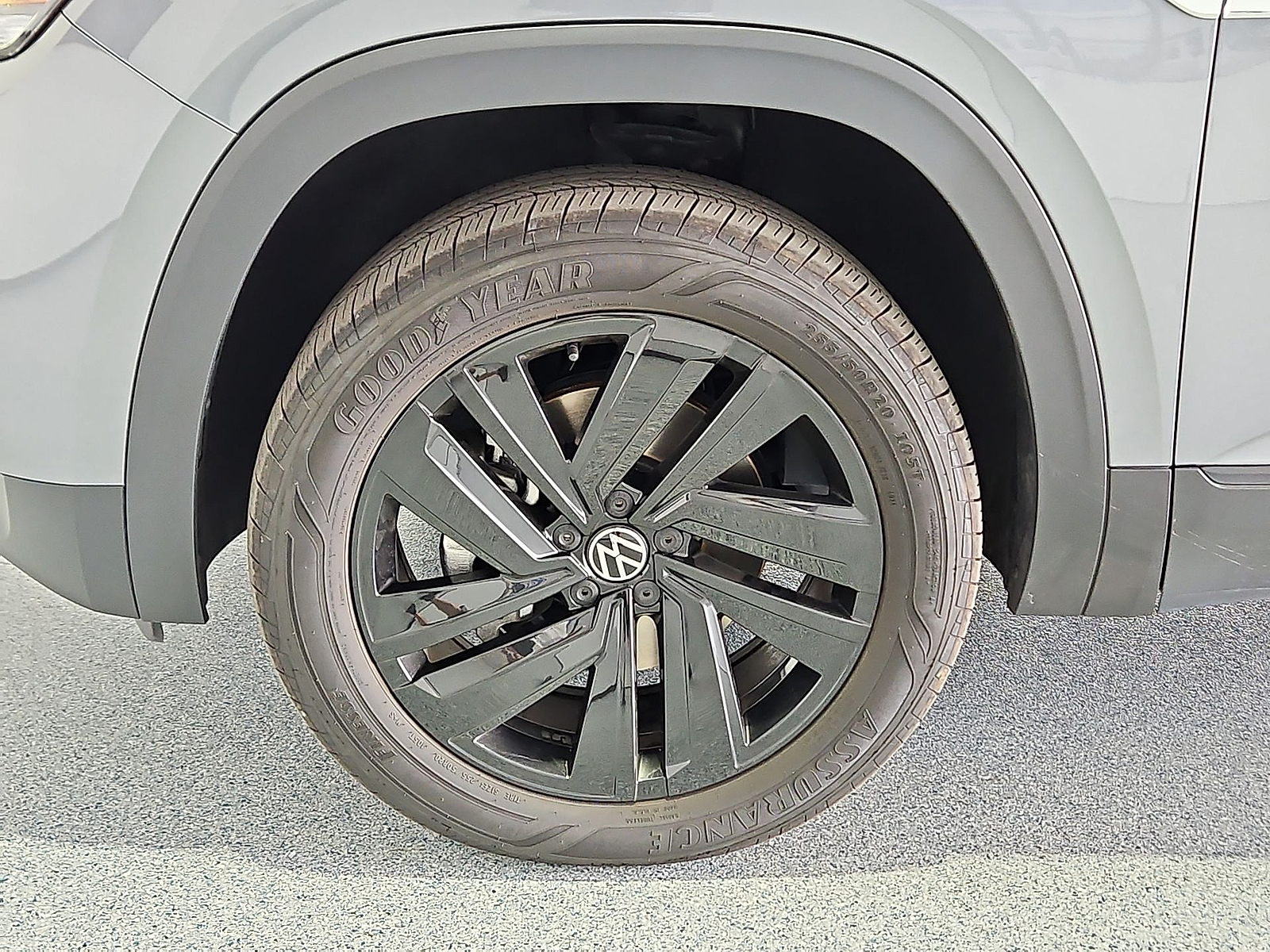 2022 Volkswagen Atlas Cross Sport 2.0T SE w/Technology Platinum Gray Metallic at Street VW of Amarillo