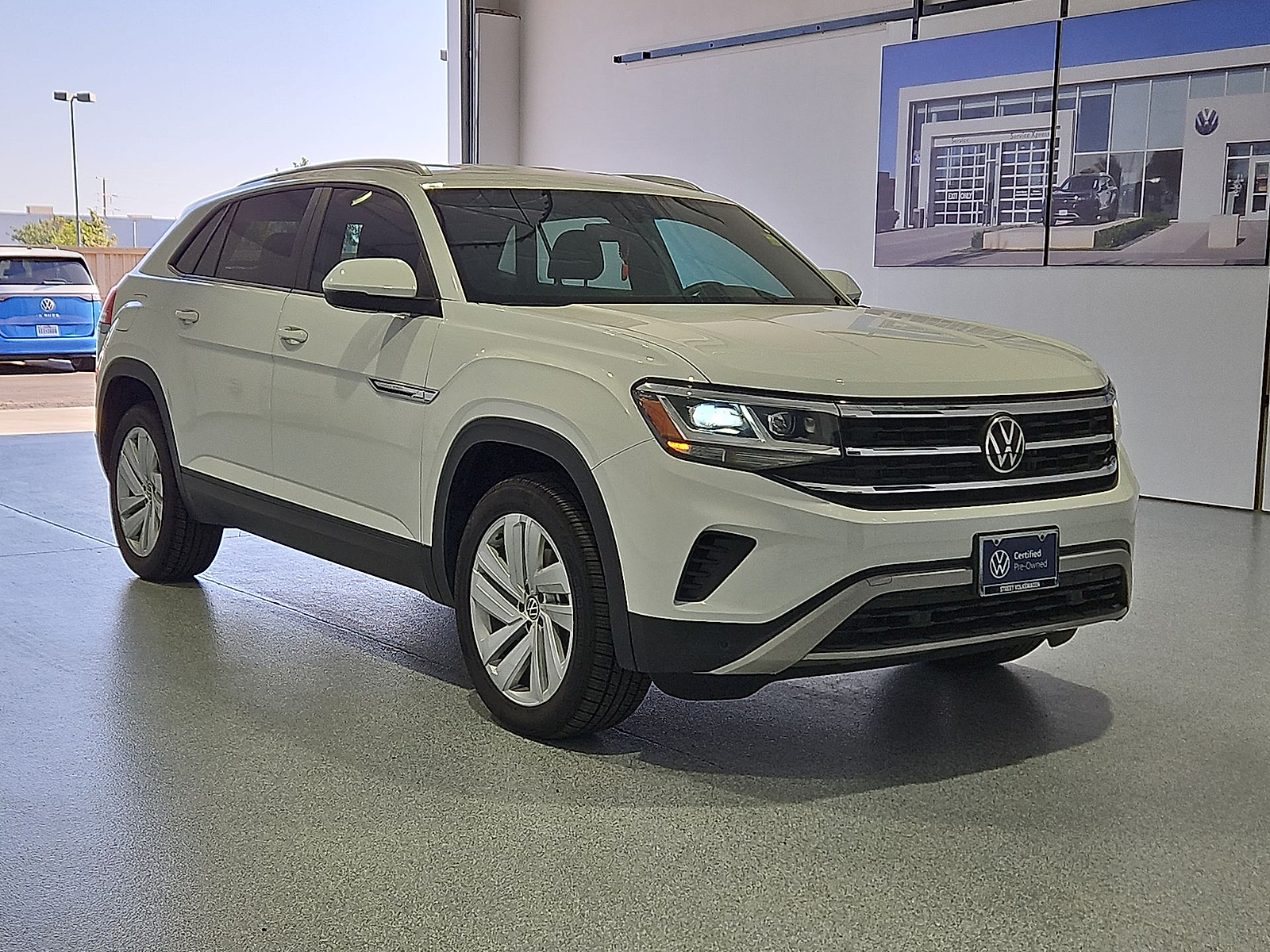 2023 Volkswagen Atlas Cross Sport 3.6L V6 SE w/Technology - 1